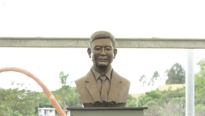 Ex-prefeito Pedro Miyahira é homenageado com busto na Praça Sol Nascente