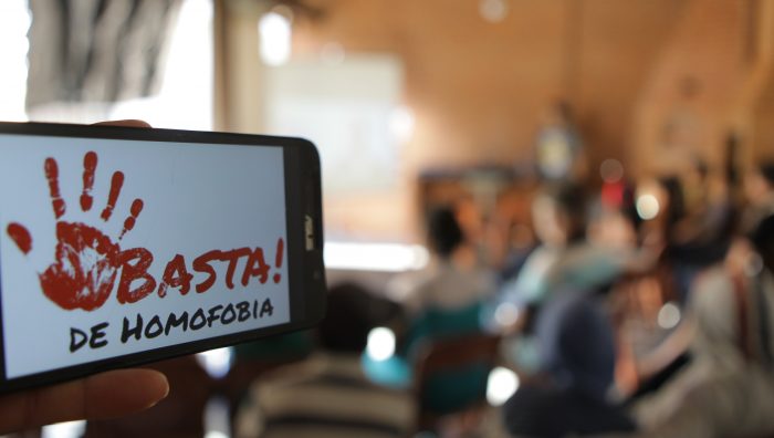 Cras Casa Branca promove debate sobre homofobia