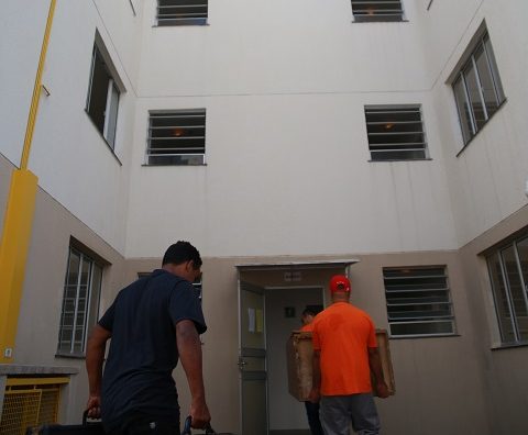 Suzano inicia transferência de moradores de áreas de risco para conjuntos no Jardim Fernandes
