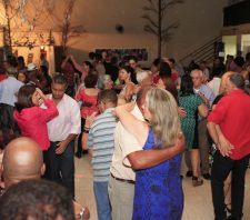 Fundo Social promove baile para a Melhor Idade neste sábado