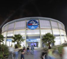 Ídolos comemoram entrega da Arena Suzano e torcem pela volta do time de vôlei