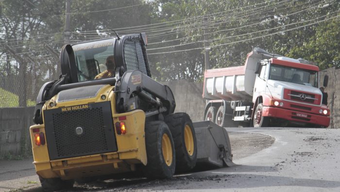 Serviços de manutenção viária chegam à estrada Portão do Honda
