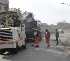 Estrada Portão do Honda tem operação especial no trânsito para obra da Sabesp