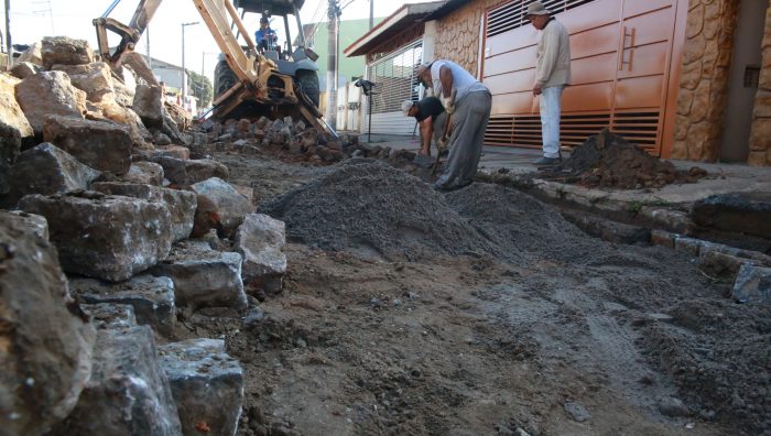 Rua Jeca Tatu recebe trabalhos de manutenção