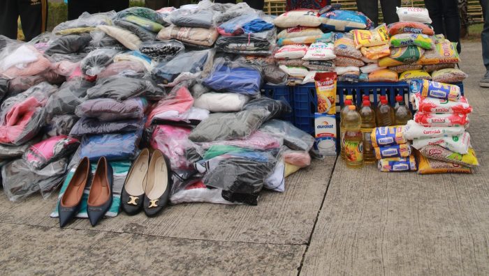 Entidade juvenil e vereador doam alimentos e roupas ao Fundo Social
