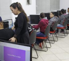 Saspe inicia curso para surdos sobre criação de sites
