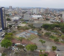 Prefeito de Suzano anuncia construção de nova escola e reforma da Praça Cidade das Flores