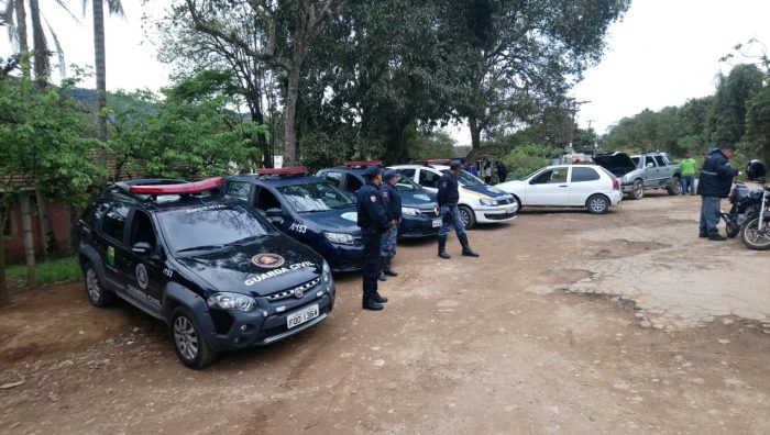 Operação da GCM combate descarte irregular na estrada dos Fernandes