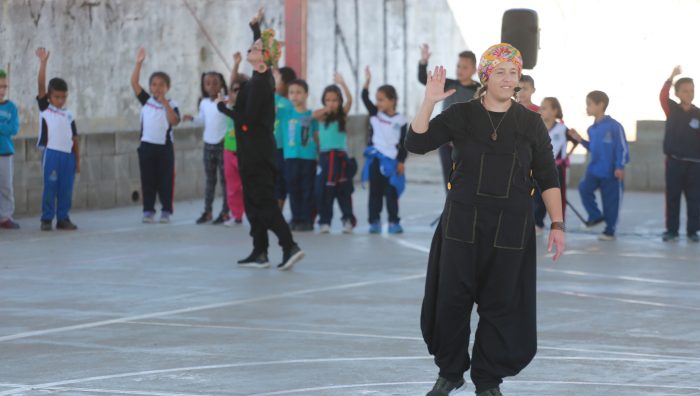 Alunos de escolas municipais participam de oficinas de teatro