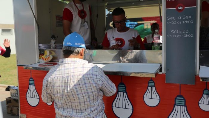 Suzanenses podem trocar lâmpadas de maior consumo por LED
