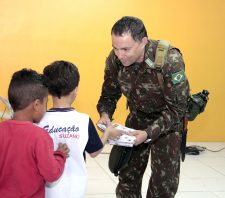 Exército Brasileiro encerra operação em Suzano