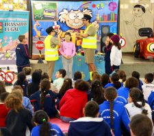 Peça infantil orienta sobre segurança no trânsito e nas linhas férreas