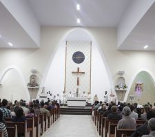 Padre irlandês recebe homenagem do prefeito de Suzano
