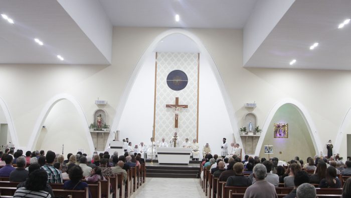 Padre irlandês recebe homenagem do prefeito de Suzano
