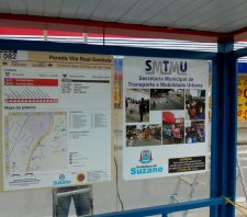 Novos pontos de ônibus são instalados em Suzano com placas de energia solar