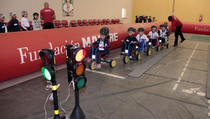 Projeto ‘Na Pista Certa’ leva educação de trânsito a alunos da rede municipal