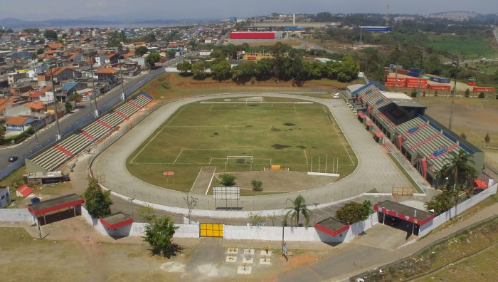 Estádio Suzanão atende 1,5 mil pessoas por semana em aulas esportivas gratuitas