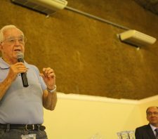 Palestra com especialista reúne mais de 500 educadores em Suzano