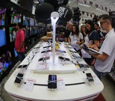Procon de Suzano fiscaliza preços de produtos durante a Black Friday