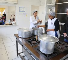 Com 54 mil refeições por dia, merenda de qualidade é prioridade nas escolas