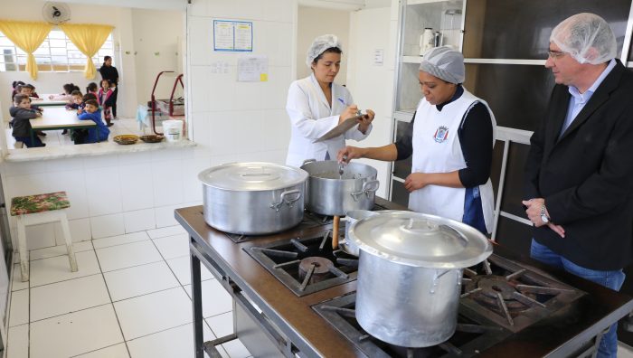 Com 54 mil refeições por dia, merenda de qualidade é prioridade nas escolas