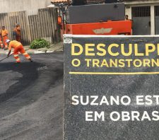 Rua do Jardim Dona Benta recebe serviços de recuperação asfáltica