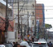 Suzano propõe parceria para promover despoluição visual em ruas do centro