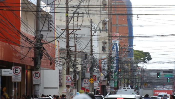 Suzano propõe parceria para promover despoluição visual em ruas do centro