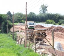 GCM impede novo descarte irregular na Estrada dos Fernandes