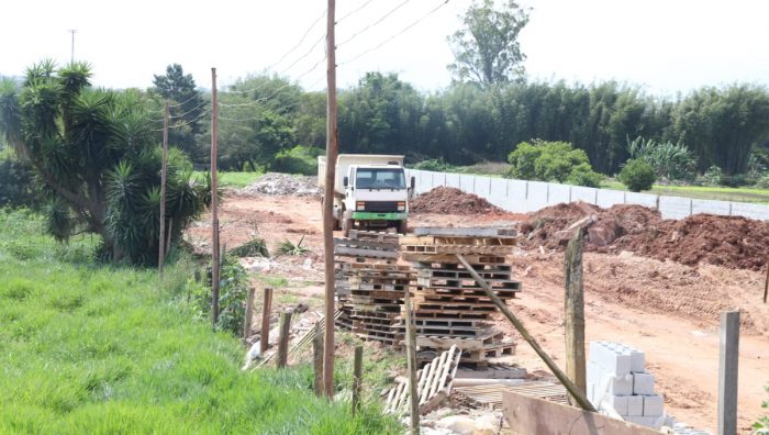 GCM impede novo descarte irregular na Estrada dos Fernandes