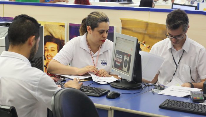 Procon promove última vistoria no comércio antes da Black Friday