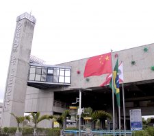 Prefeito recebe comitiva de chineses em Suzano
