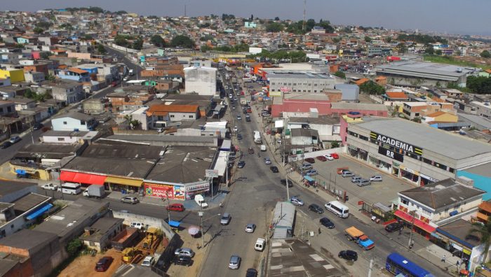 Fiscais interditam lojas com documentação irregular no centro e no Dona Benta