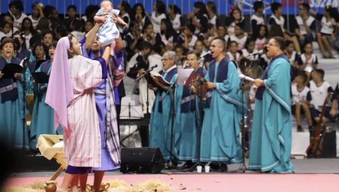 Cantata atrai mais de 2 mil pessoas e programação segue até o próximo fim de semana
