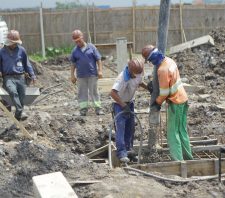 Prefeito vistoria obras do Hospital Federal e de prolongamento da rua Sete de Setembro