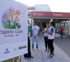 Cultura promove ação de divulgação de oficinas do Pelc na Estação Suzano