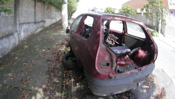 Novo projeto de lei prevê autorizar recolhimento de veículos abandonados