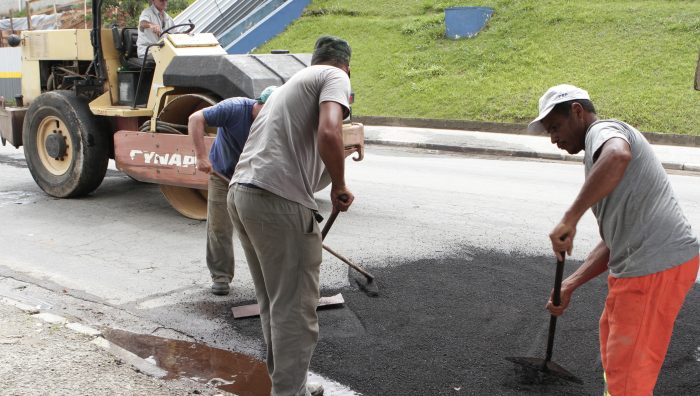 Mais de 34 mil buracos são tapados em um ano