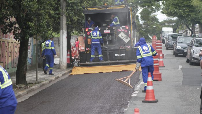 Recuperação asfáltica da rua Regina Cabalau Mendonça tem nova etapa