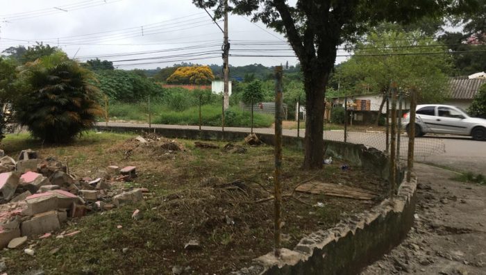 GCM detém suspeitos de furto de alambrados e portões de área pública