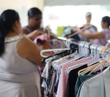 Primeiro Bazar Solidário de 2019 distribui mais de 9 mil peças da Campanha do Agasalho