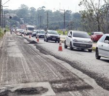 Avenida João Batista Fitipaldi começa a receber recapeamento