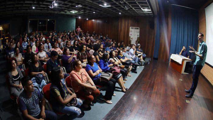 Palestra destaca os 17 anos da Língua Brasileira de Sinais