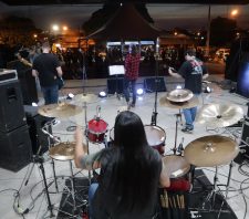 Mais de 400 pessoas prestigiam a 1ª edição do projeto ‘Rock na Boa’