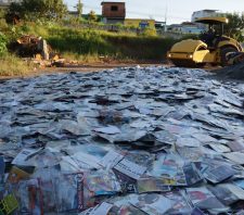 Mídias piratas, cigarros falsificados e réplicas de armas são destruídos
