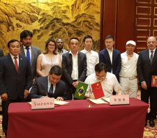 Prefeito de Suzano assina acordo de irmandade com cidade chinesa