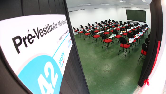 Curso Pré-Vestibular e Univesp mantêm atividades na Internet