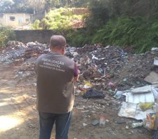 Meio Ambiente e Polícia Civil flagram descarte irregular de entulho na região norte
