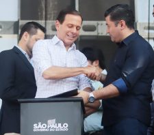 Governador anuncia R$ 5,9 mi para estrada da Duchen e funcionamento total do HC em 2020