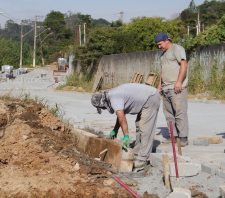 Revitalização do entorno da Igreja do Baruel entra na fase final de pavimentação